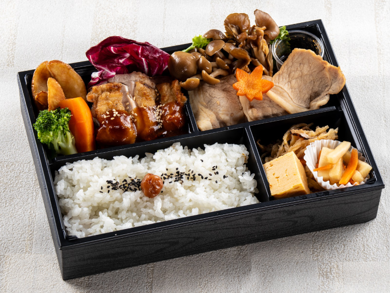 チキンソテーと茨城豚すきやき弁当